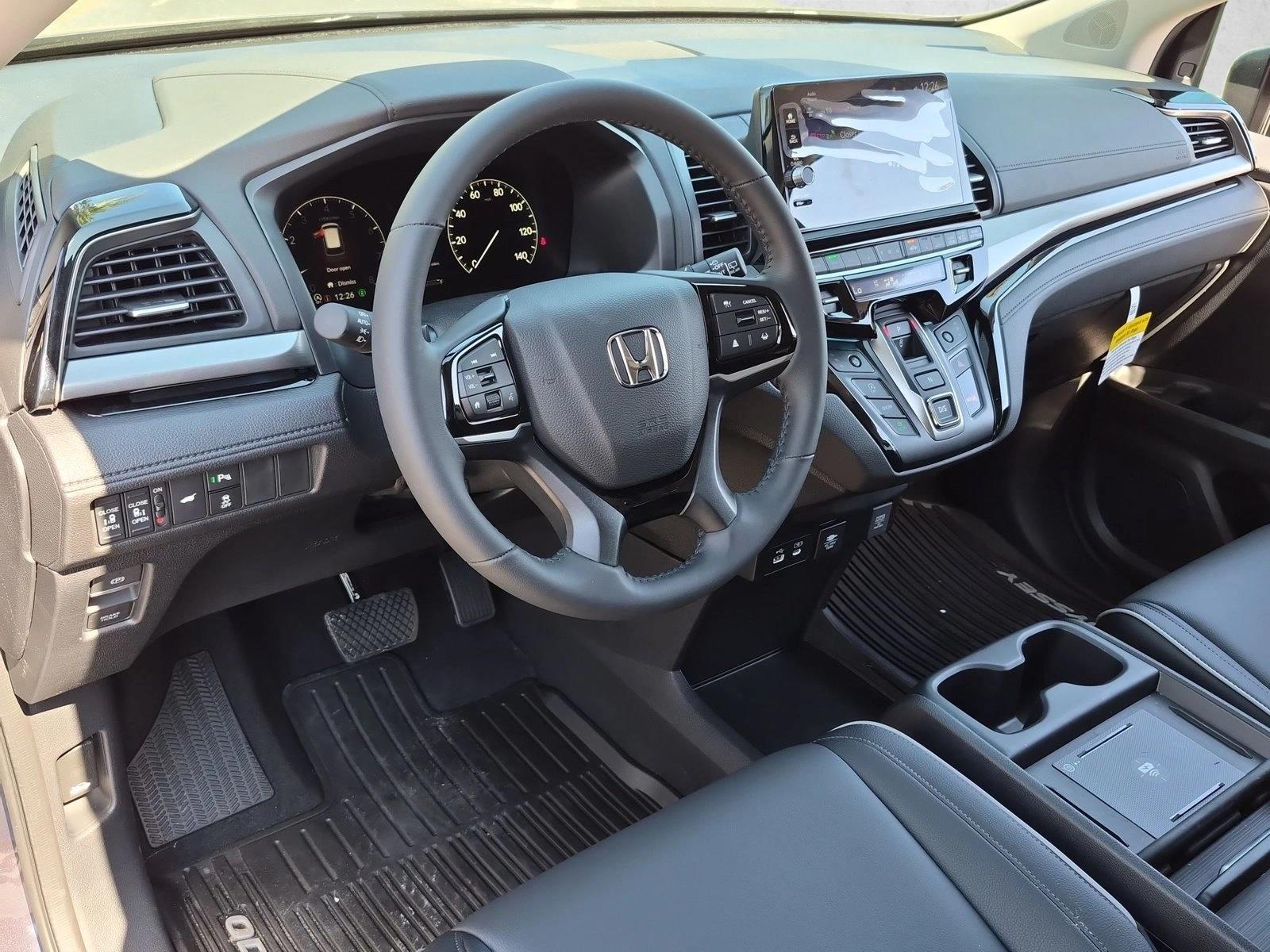 2026 Honda Odyssey Touring - Photo 10