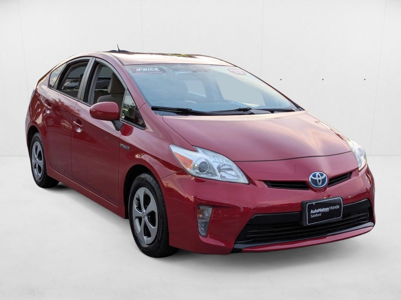 2013 Toyota Prius Two photo 3
