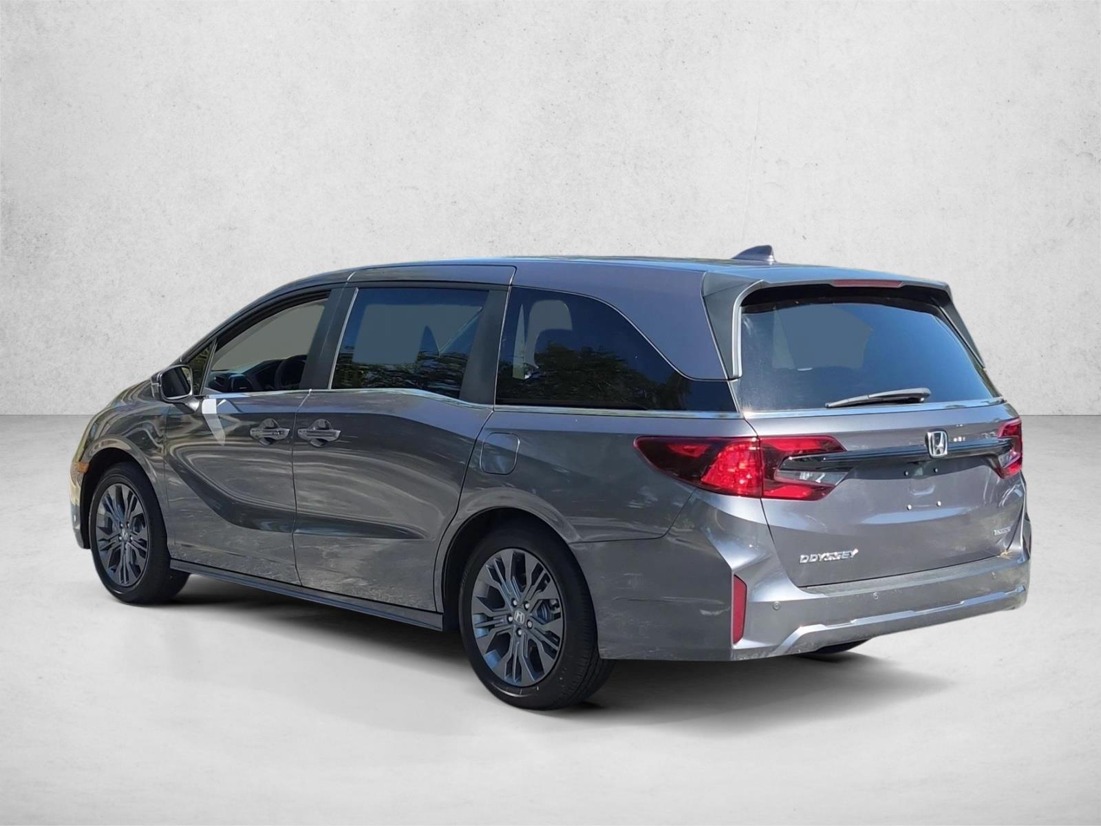 2026 Honda Odyssey Touring - Photo 8