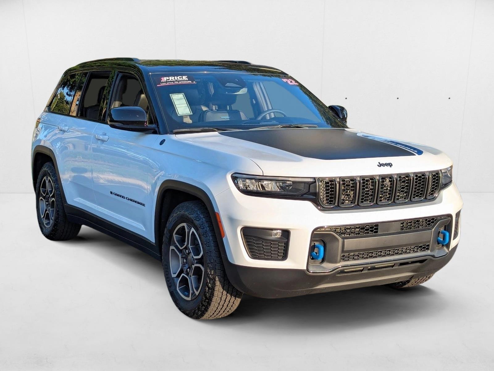 2022 Jeep Cherokee Trailhawk 4xe photo 3