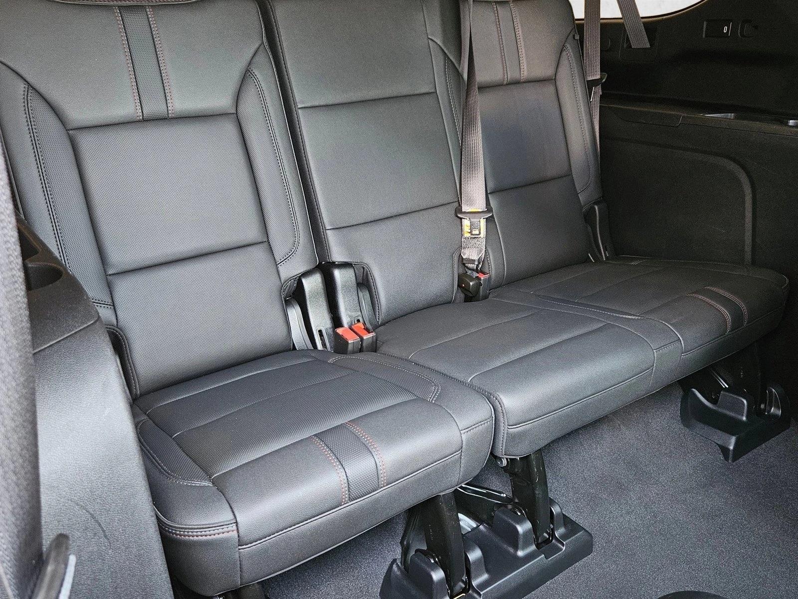 2023 Chevrolet Suburban RST - Photo 22