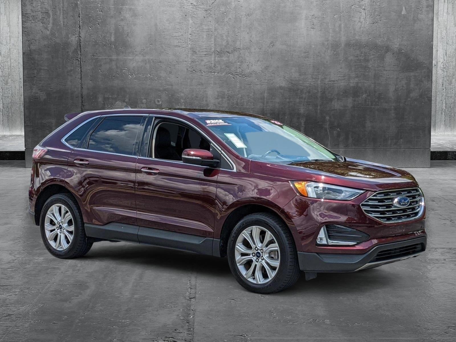 2022 Ford Edge Titanium photo 3