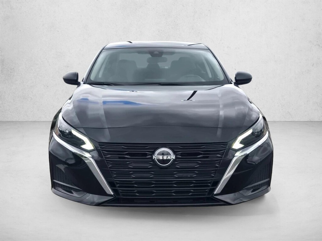 Used 2024 Nissan Altima 2.5 SV Sedan