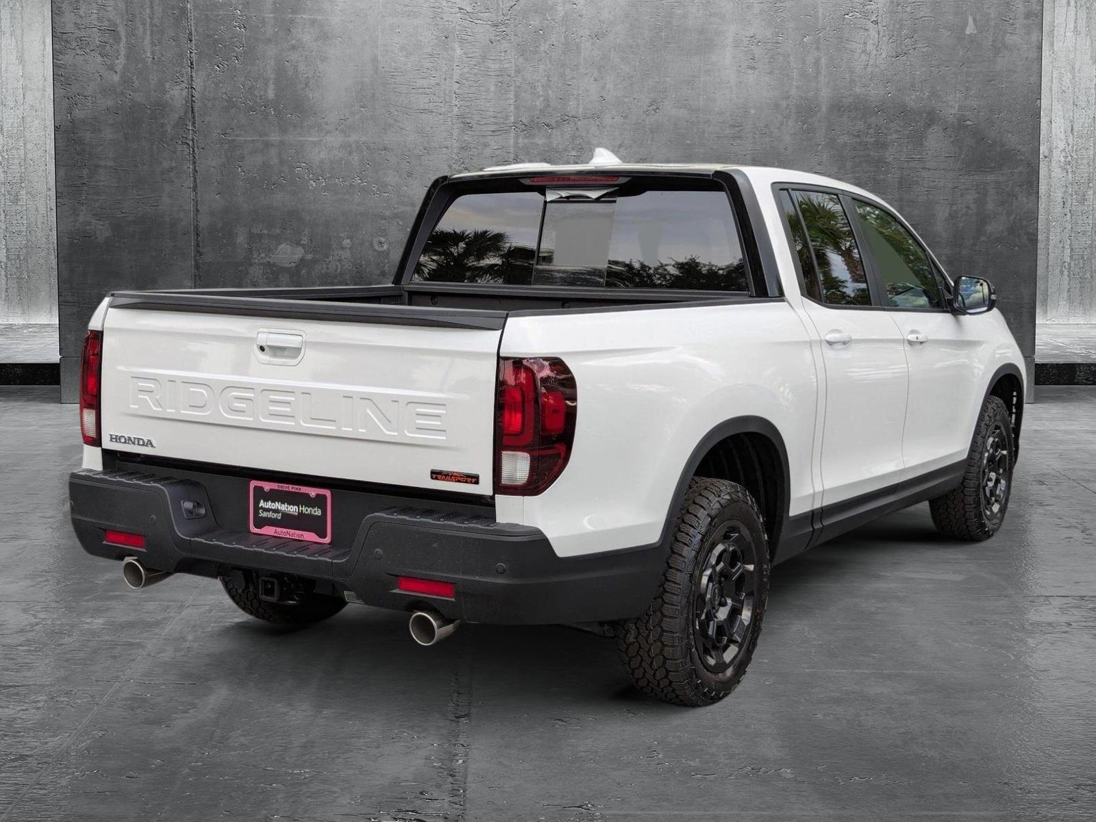 2025 Honda Ridgeline TrailSport photo 2