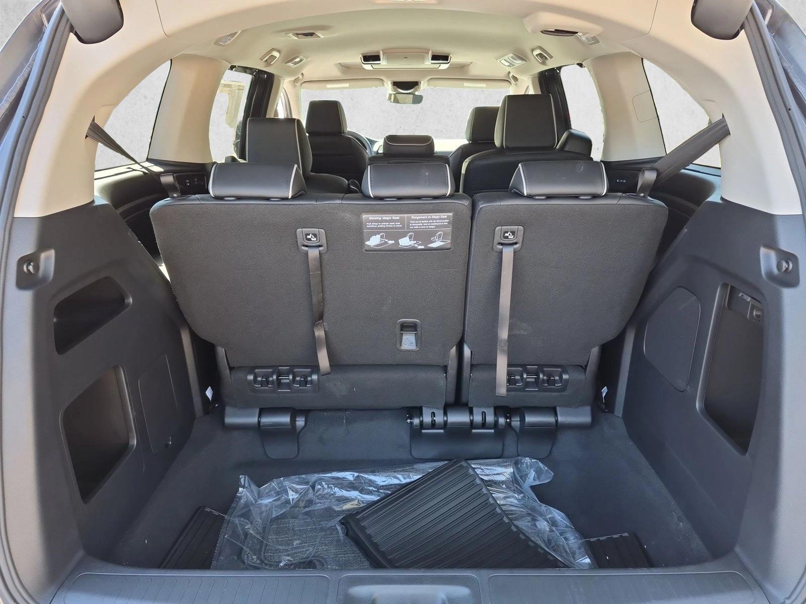 2026 Honda Odyssey Touring - Photo 6