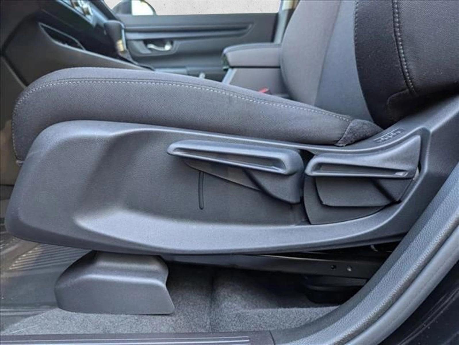 2026 Honda CR-V LX - Photo 11