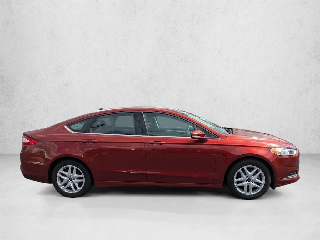 Used 2014 Ford Fusion SE Sedan