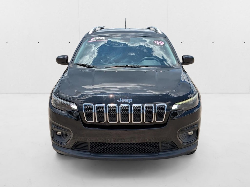 Used 2019 Jeep Cherokee Latitude FWD SUV