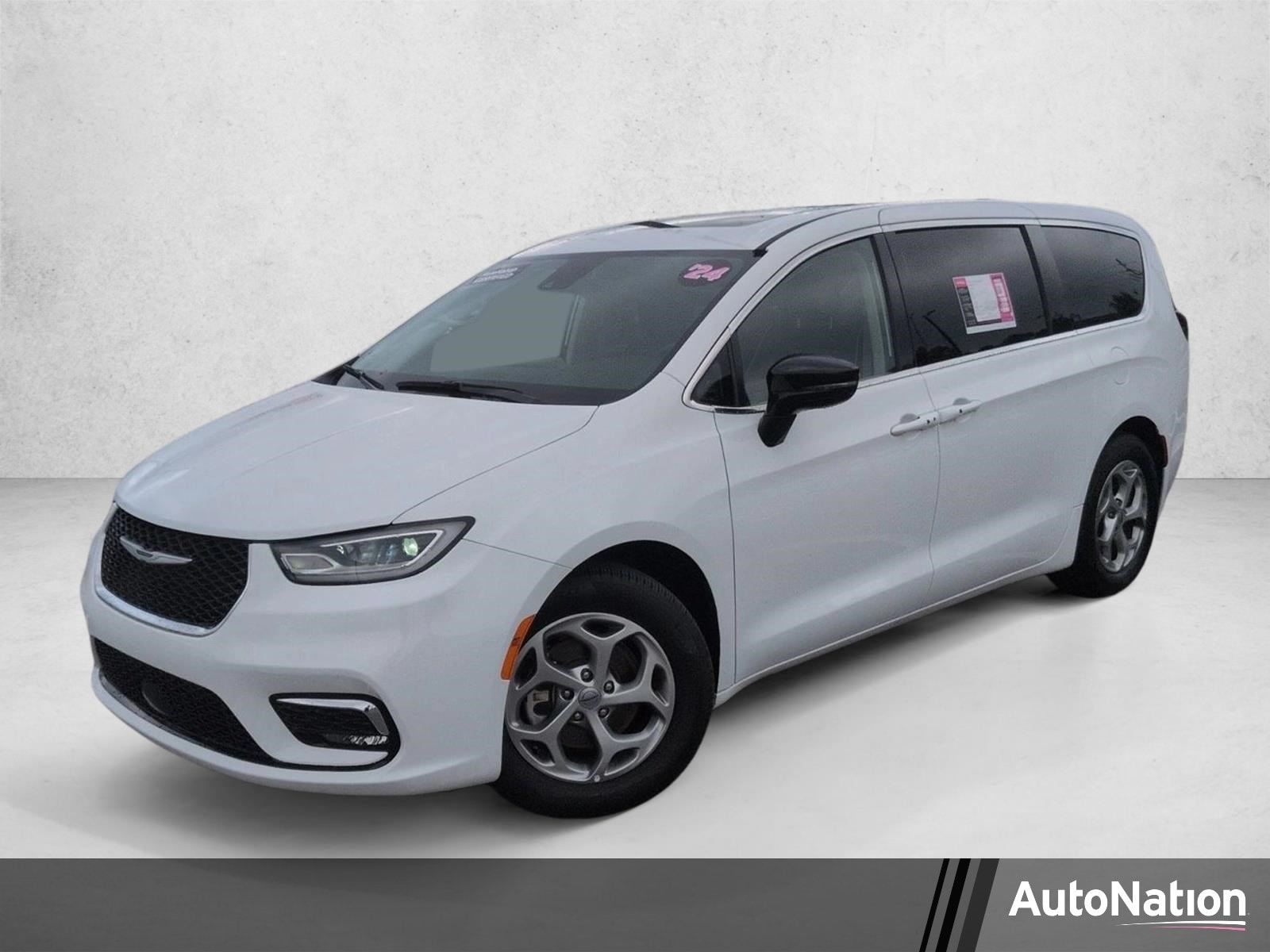 2024 Chrysler Pacifica Limited's photo