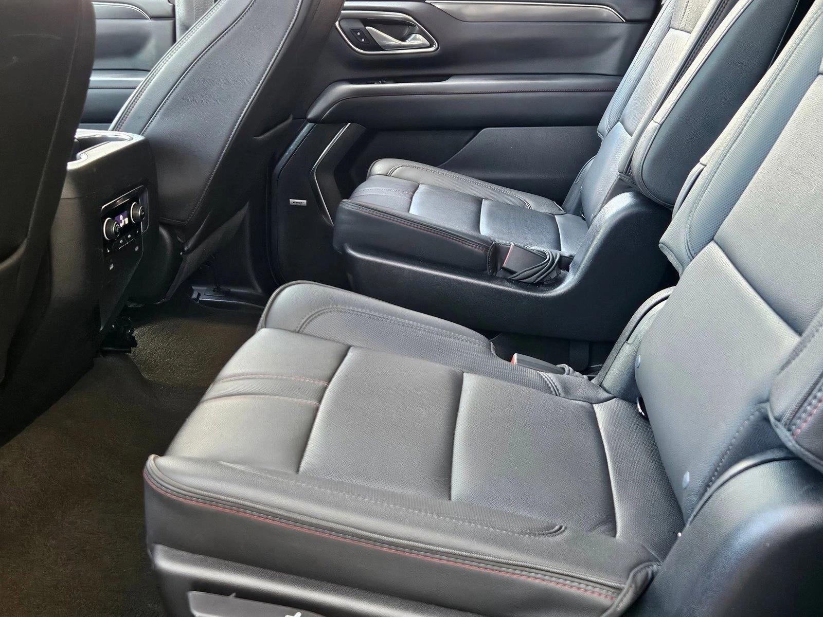 2023 Chevrolet Suburban RST - Photo 21