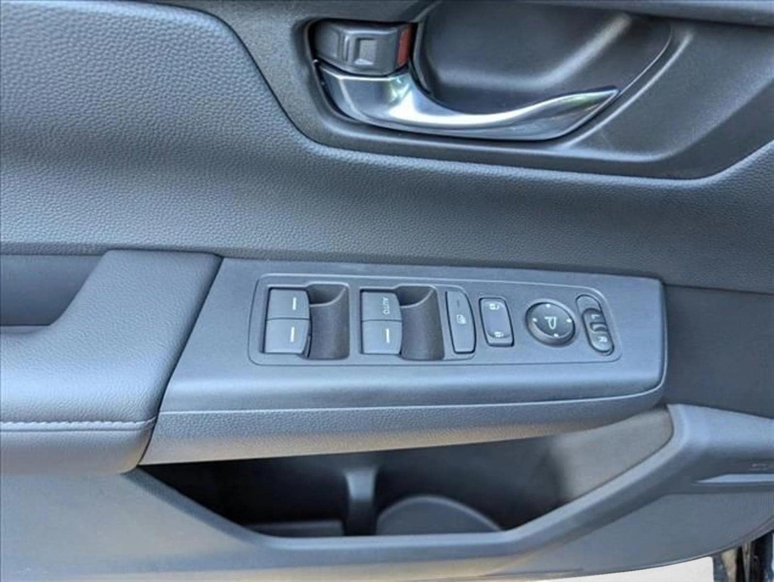 2026 Honda CR-V LX - Photo 10