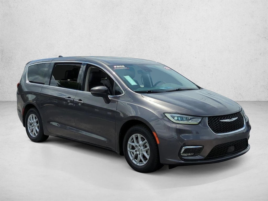 Used 2023 Chrysler Pacifica Touring L Van Passenger Van