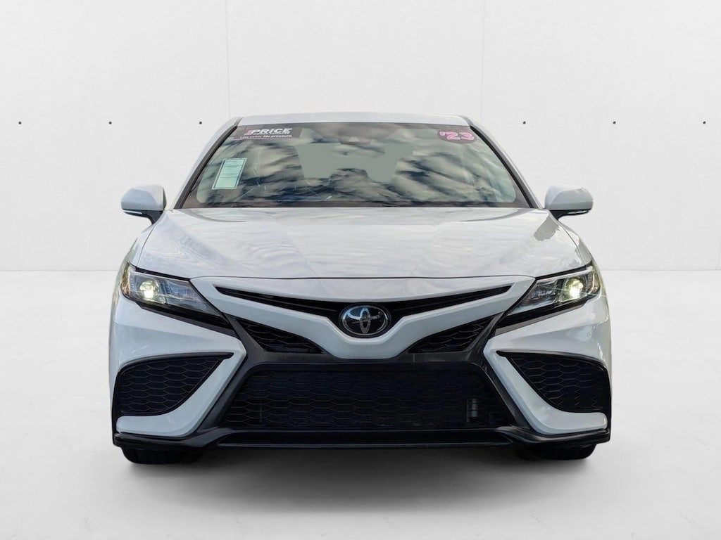 Used 2023 Toyota Camry SE Sedan