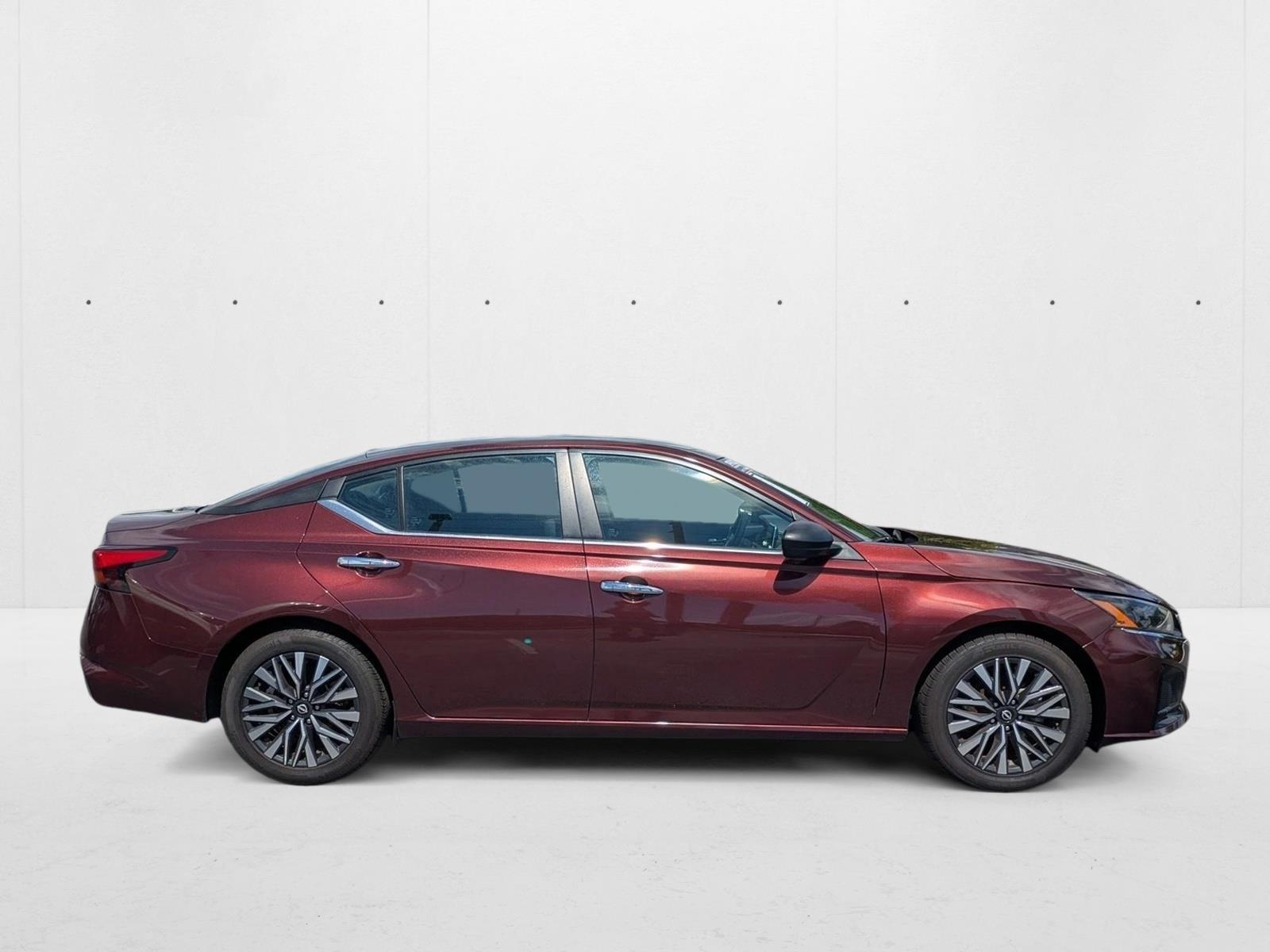 2024 Nissan Altima 2.5 SV photo 3