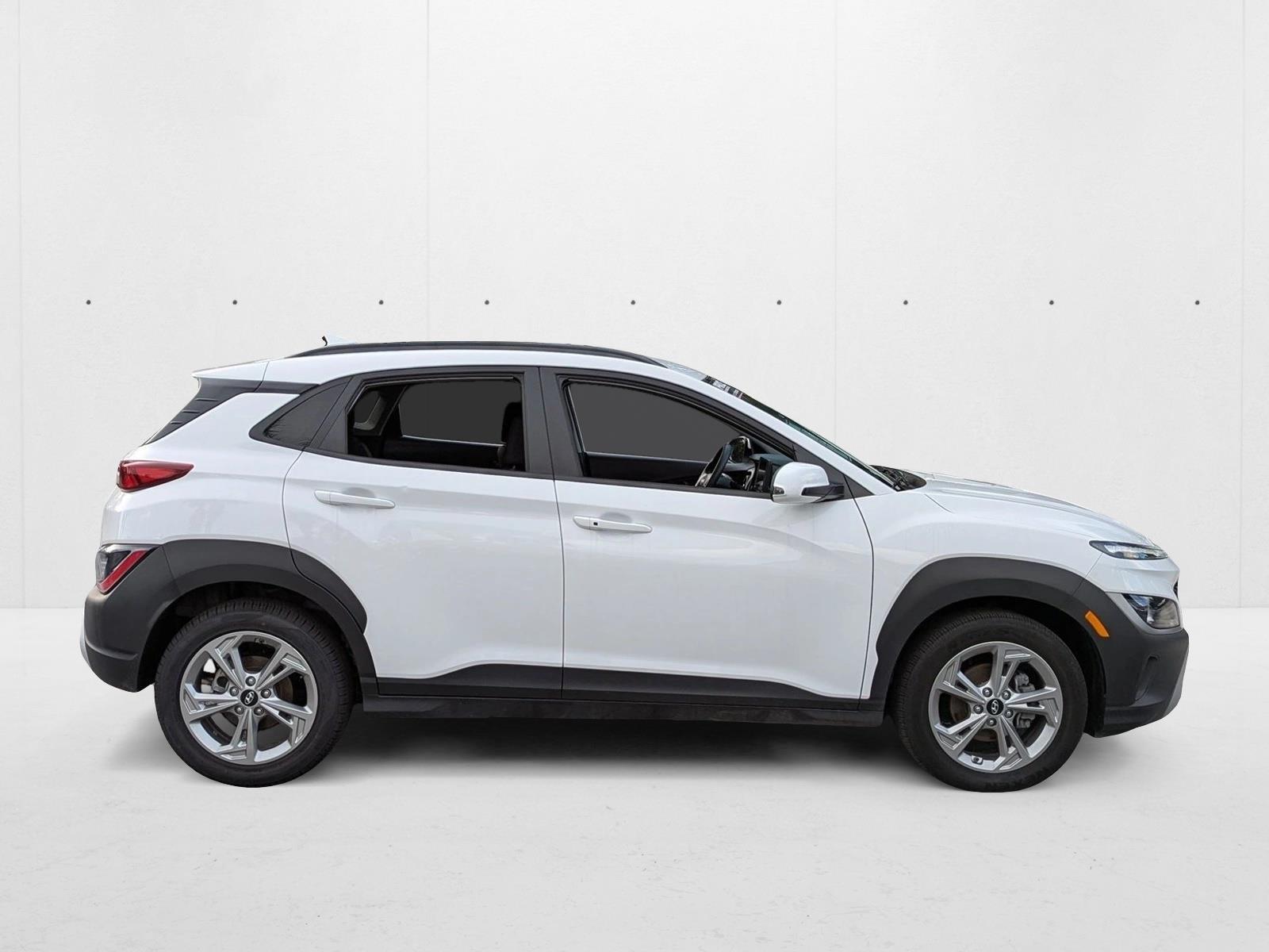 2023 Hyundai Kona SEL photo 2
