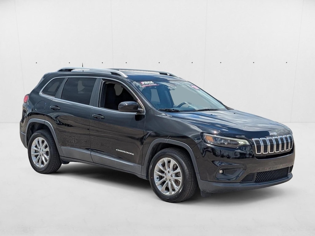 Used 2019 Jeep Cherokee Latitude FWD SUV