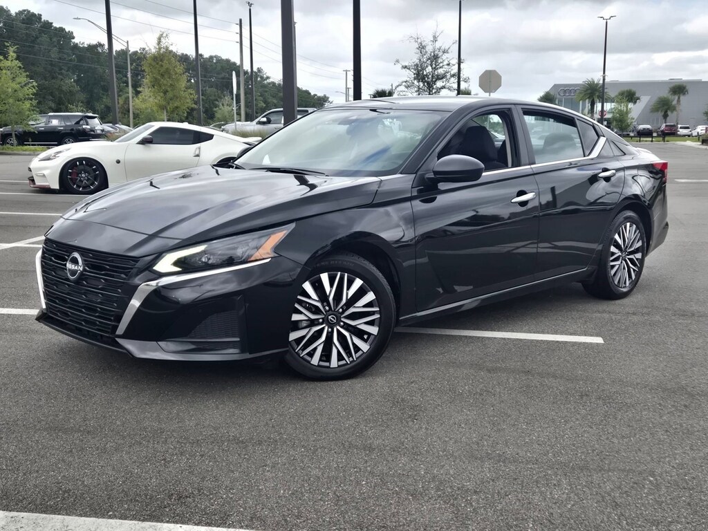 Used 2024 Nissan Altima 2.5 SV Sedan