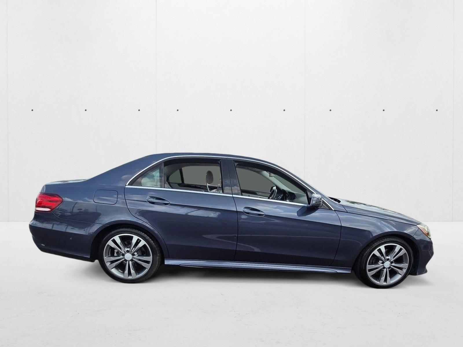 2016 Mercedes Benz E 350 4MATIC Sedan photo 4