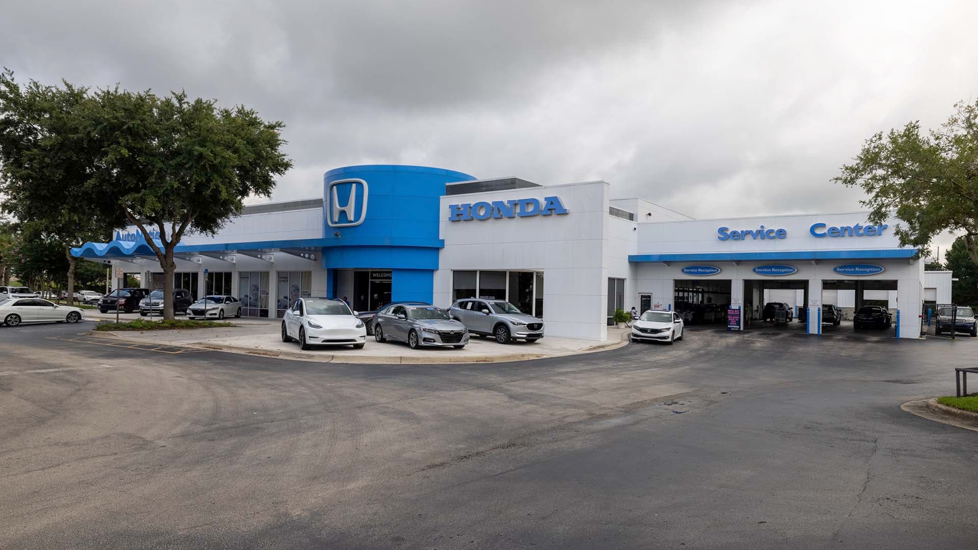 Exterior view of AutoNation Honda Sanford