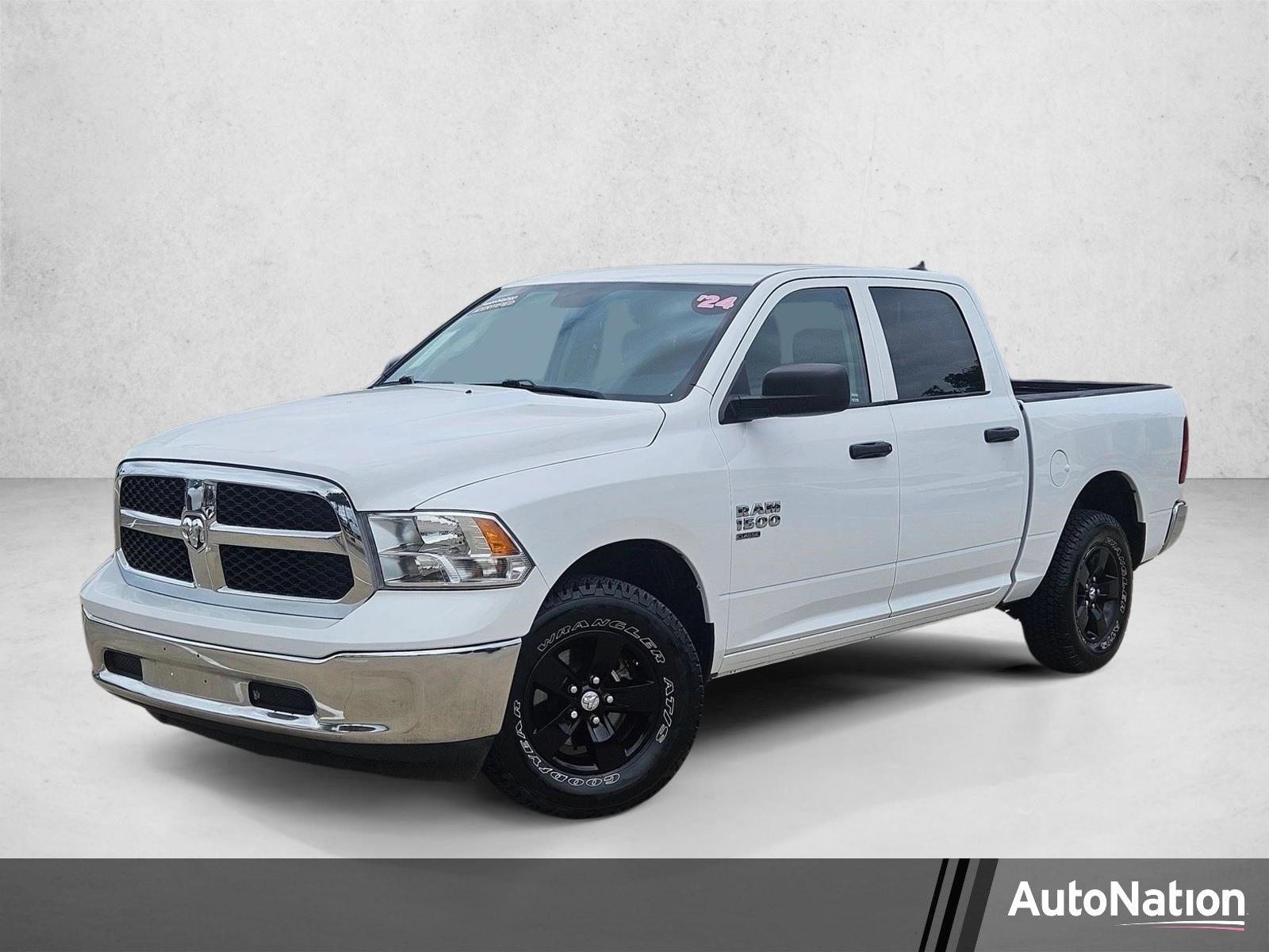 2024 RAM 1500 Classic Tradesman 4x4 Crew Cab 5'7's photo
