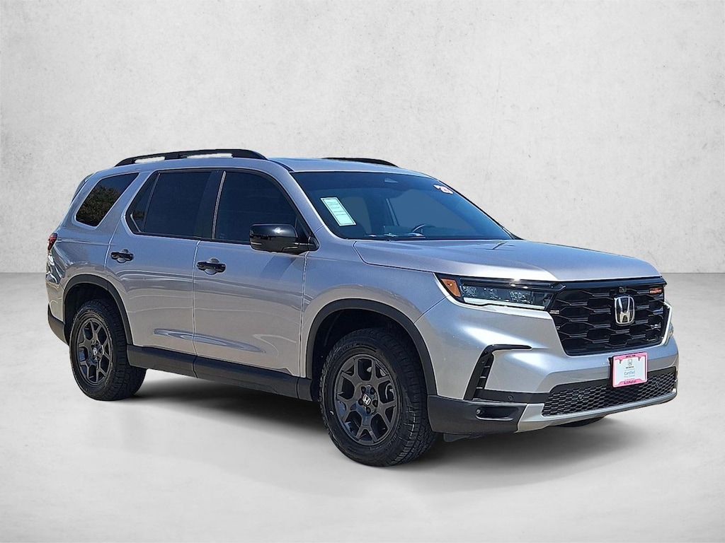 Used 2025 Honda Pilot TrailSport SUV