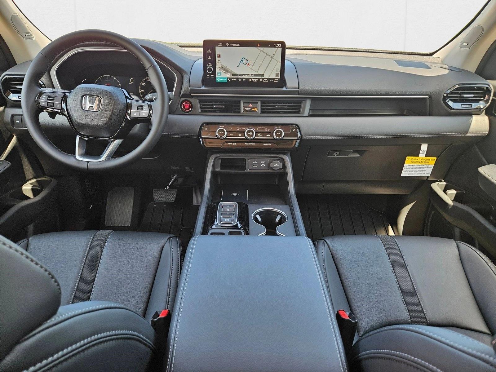 2025 Honda Pilot Touring - Photo 17