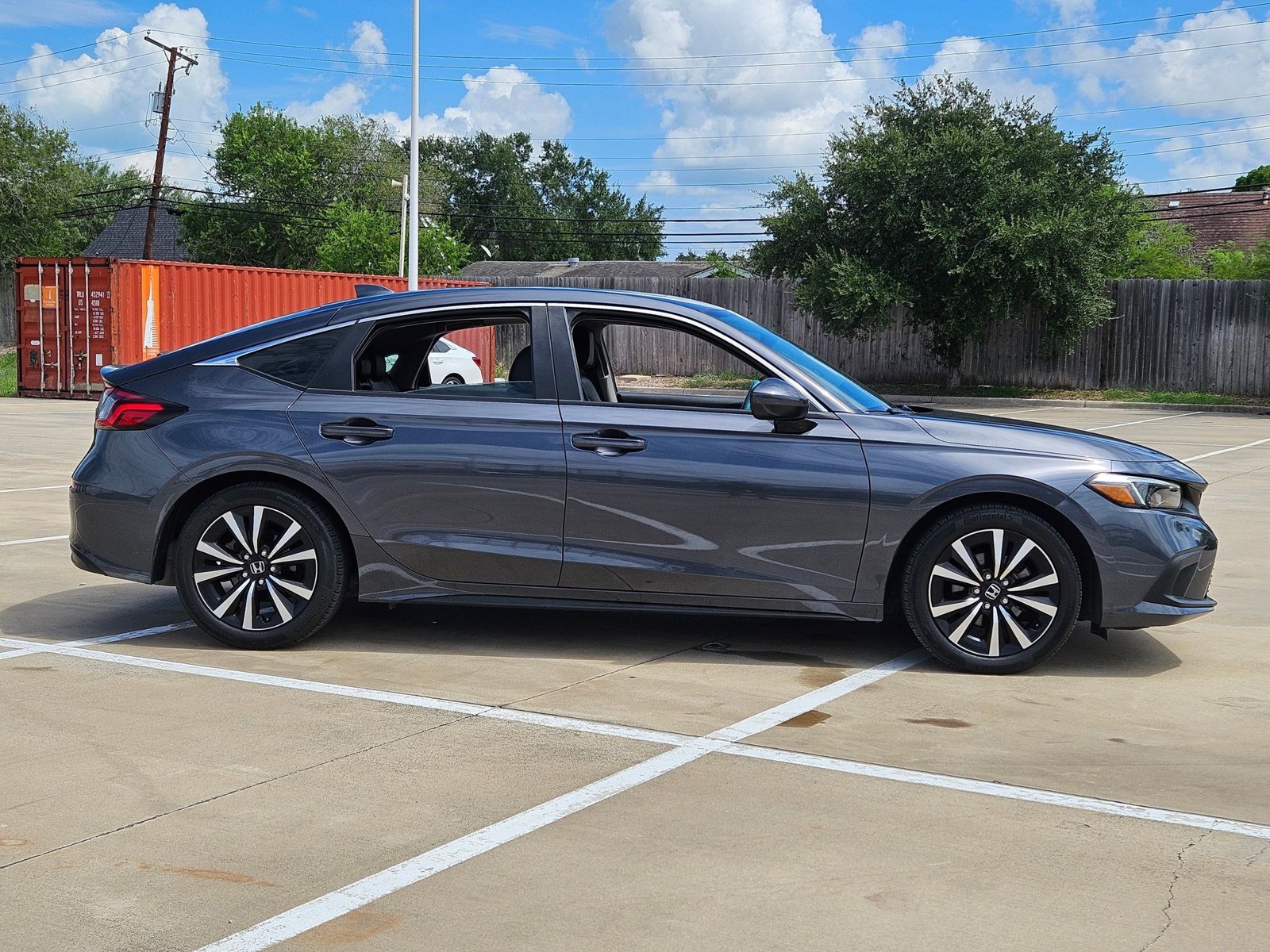 2024 Honda Civic EX-L Hatchback photo 4