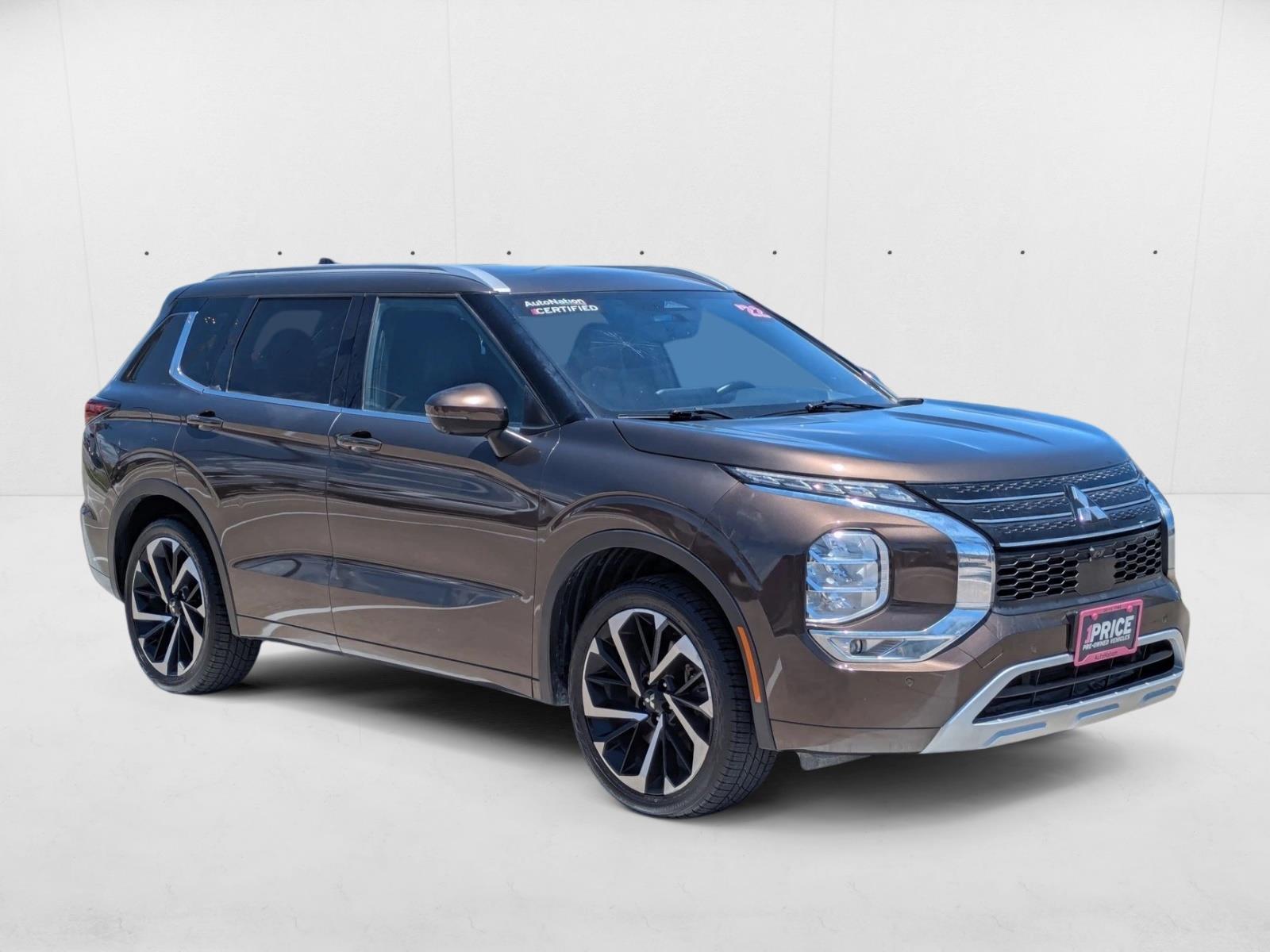 2022 Mitsubishi Outlander SEL photo 3