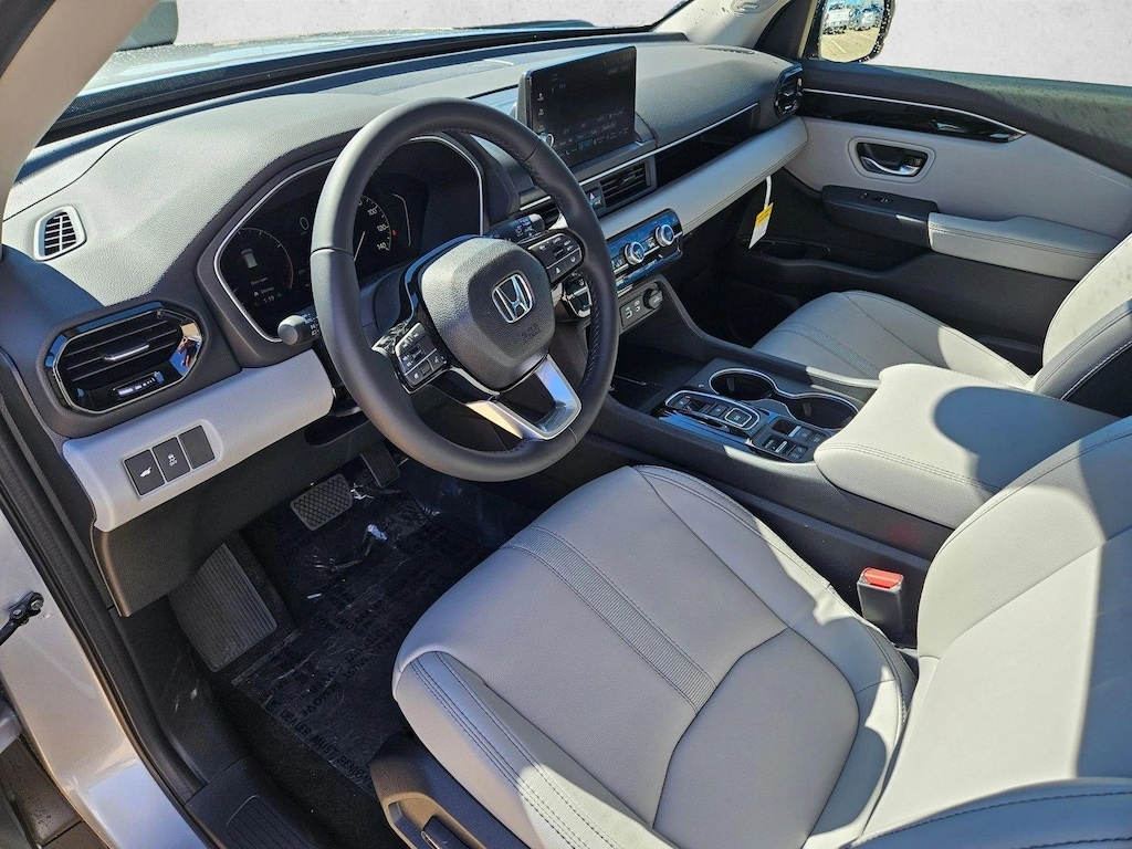 New 2025 Honda Pilot Touring SUV