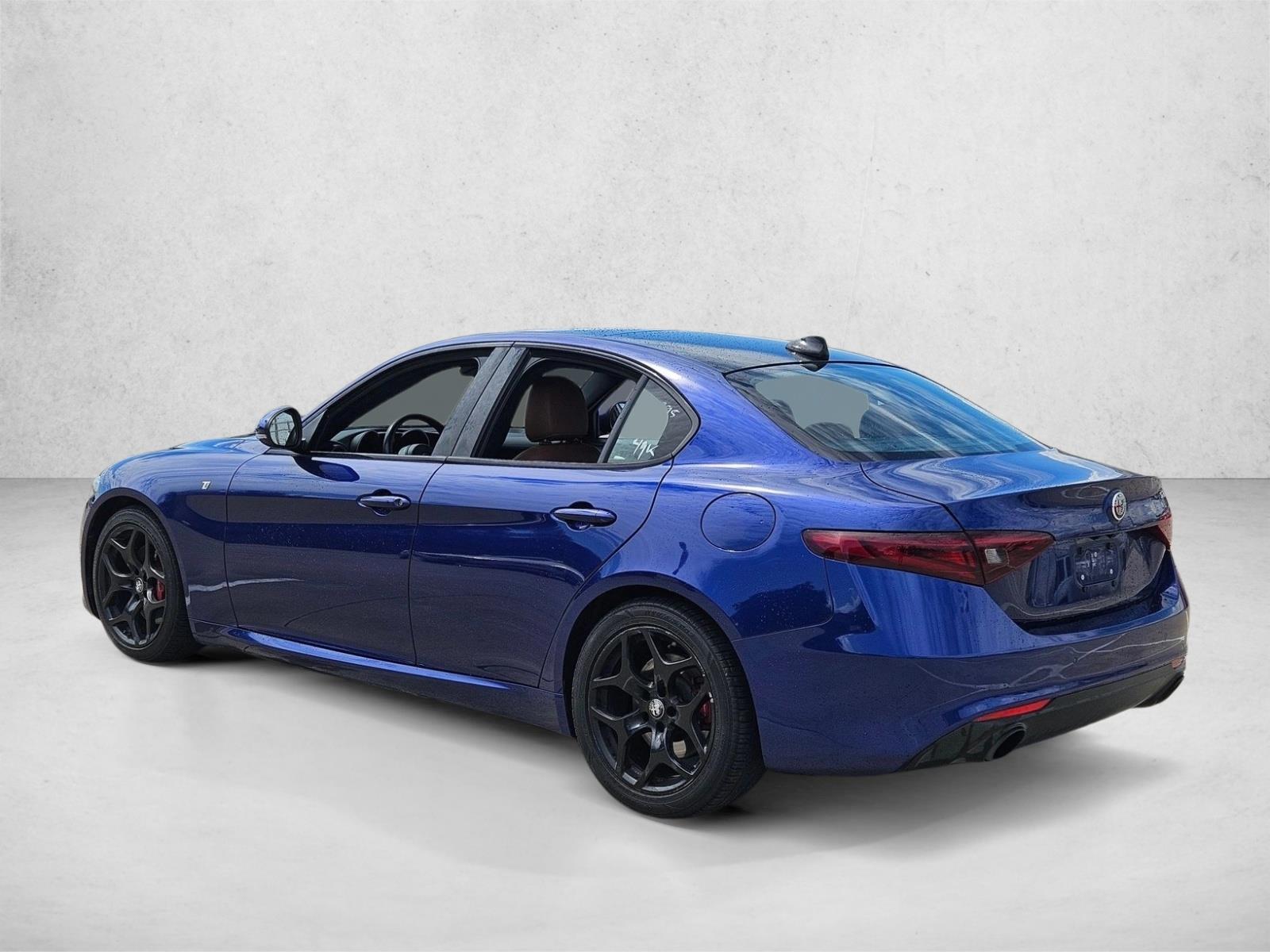 2022 Alfa Romeo Giulia Ti photo 3