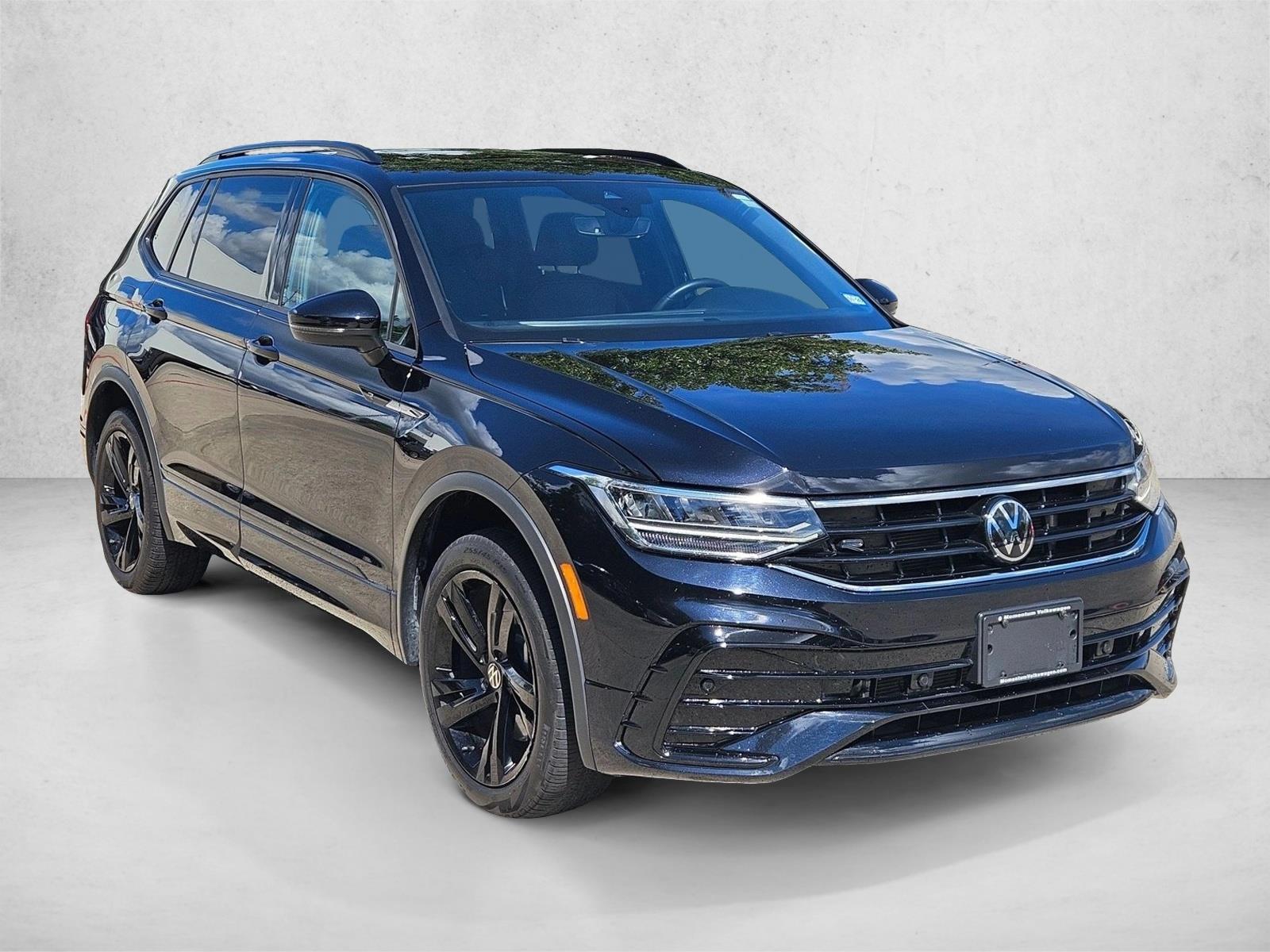 2023 Volkswagen Tiguan SE R-Line Black photo 3