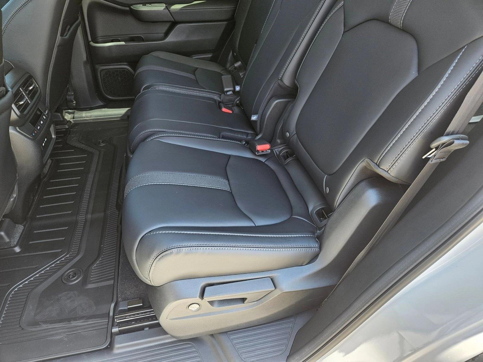 2025 Honda Pilot Touring - Photo 18