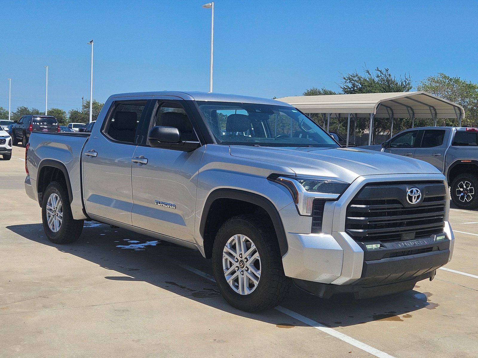 2023 Toyota Tundra SR5 CrewMax photo 3