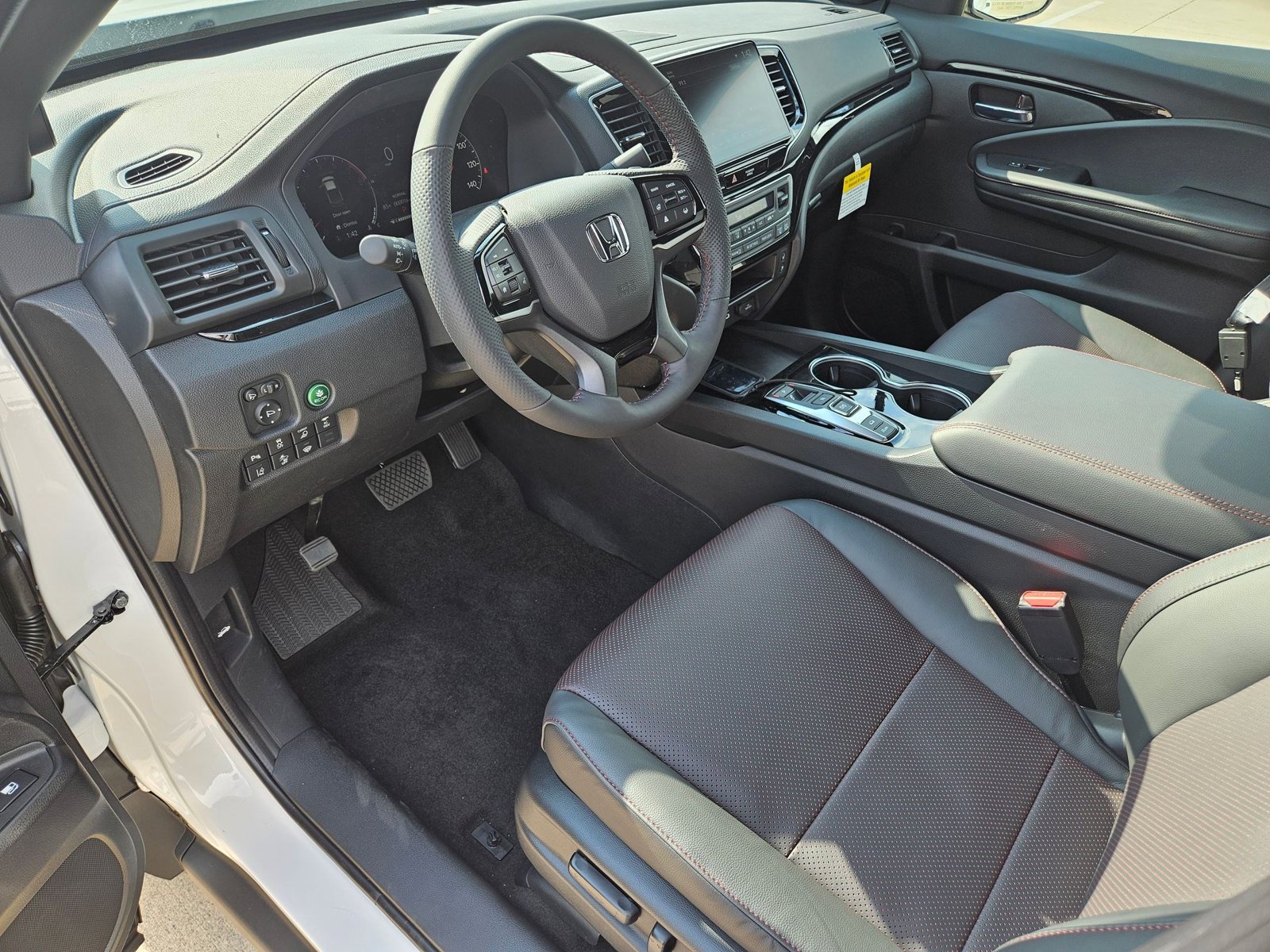 2026 Honda Ridgeline Black Edition photo 2