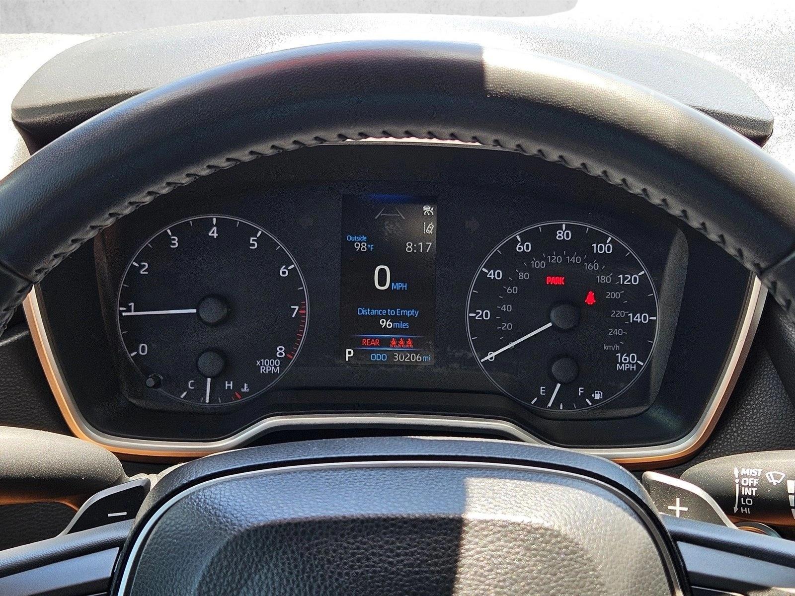 2025 Toyota Corolla Hatchback SE - Photo 11