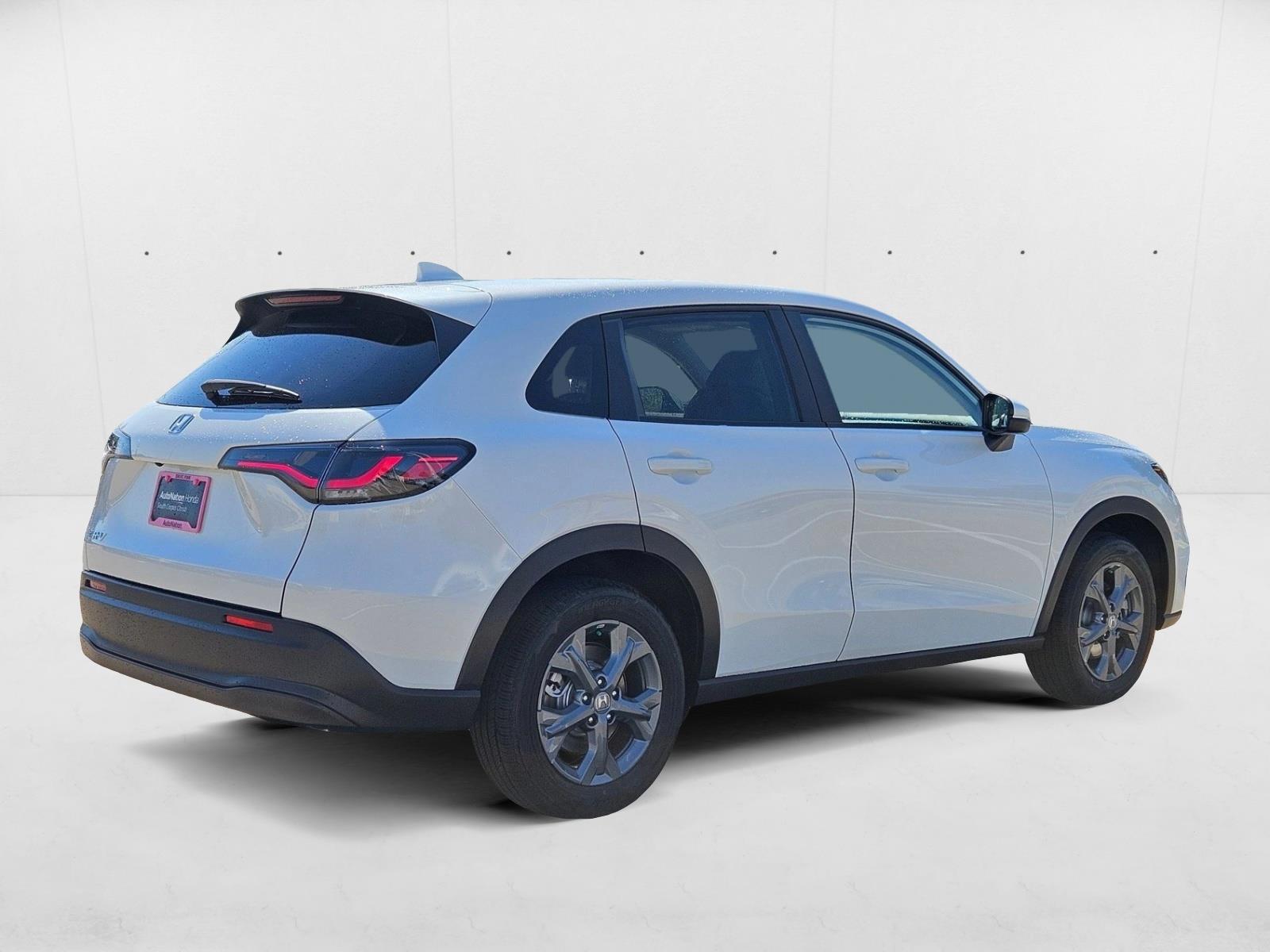 2026 Honda HR-V LX photo 2