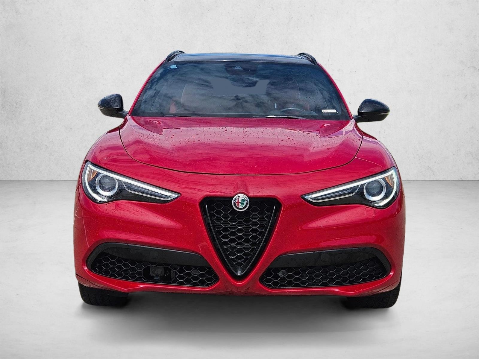 2022 Alfa Romeo Stelvio Ti photo 2