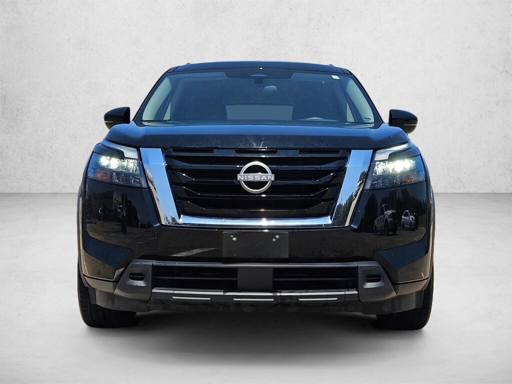 Used 2025 Nissan Pathfinder SV SUV