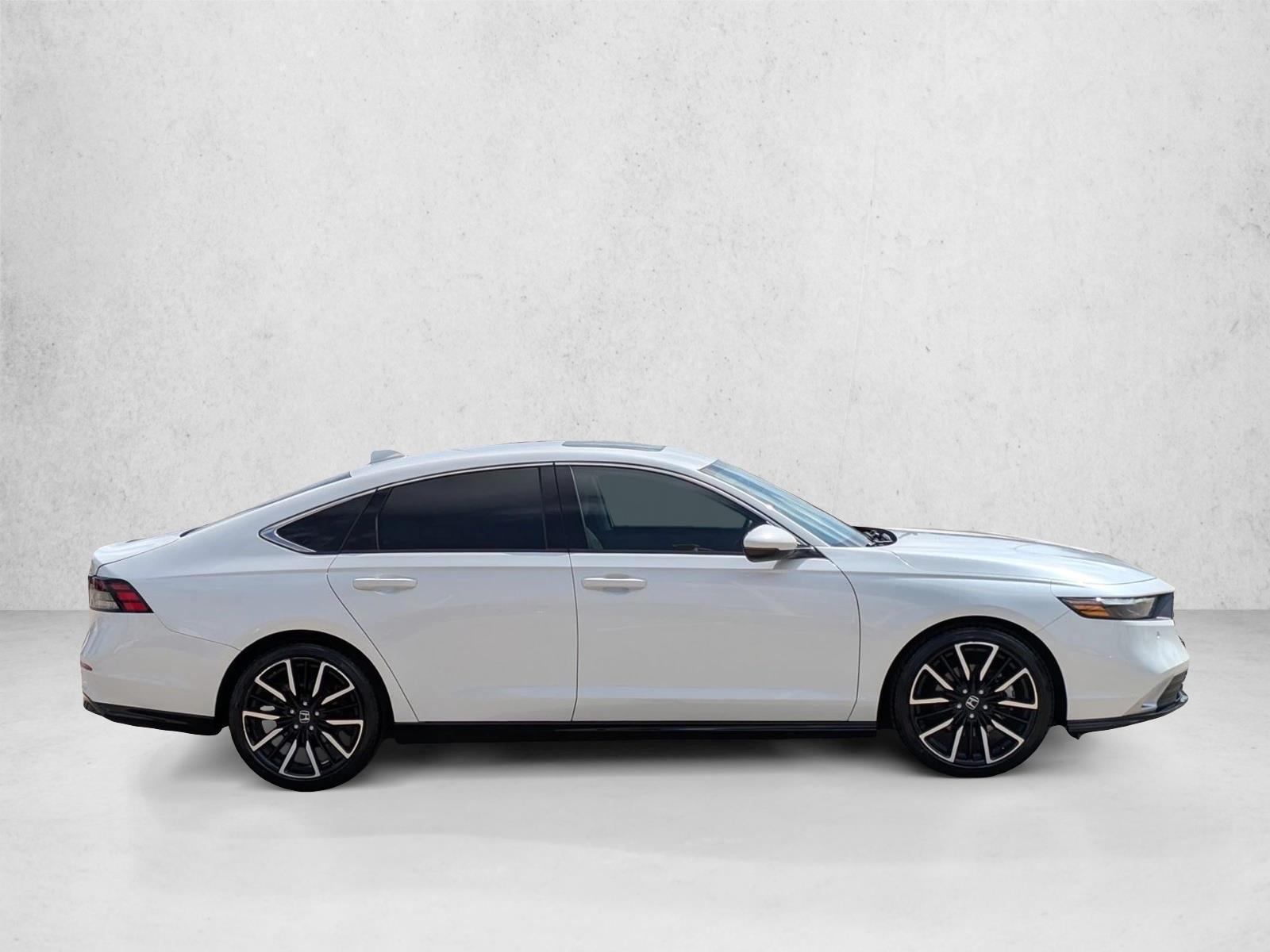 2023 Honda Accord Hybrid Touring photo 4