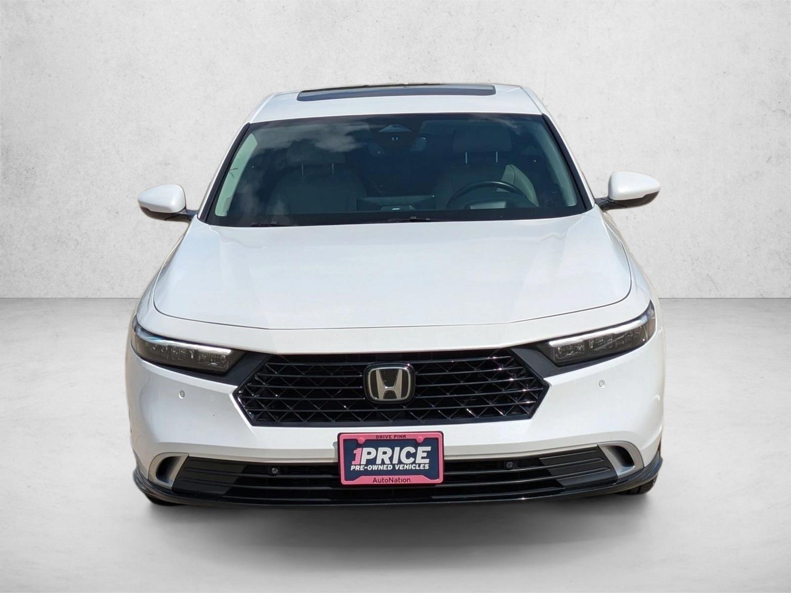 2023 Honda Accord Hybrid Touring photo 2