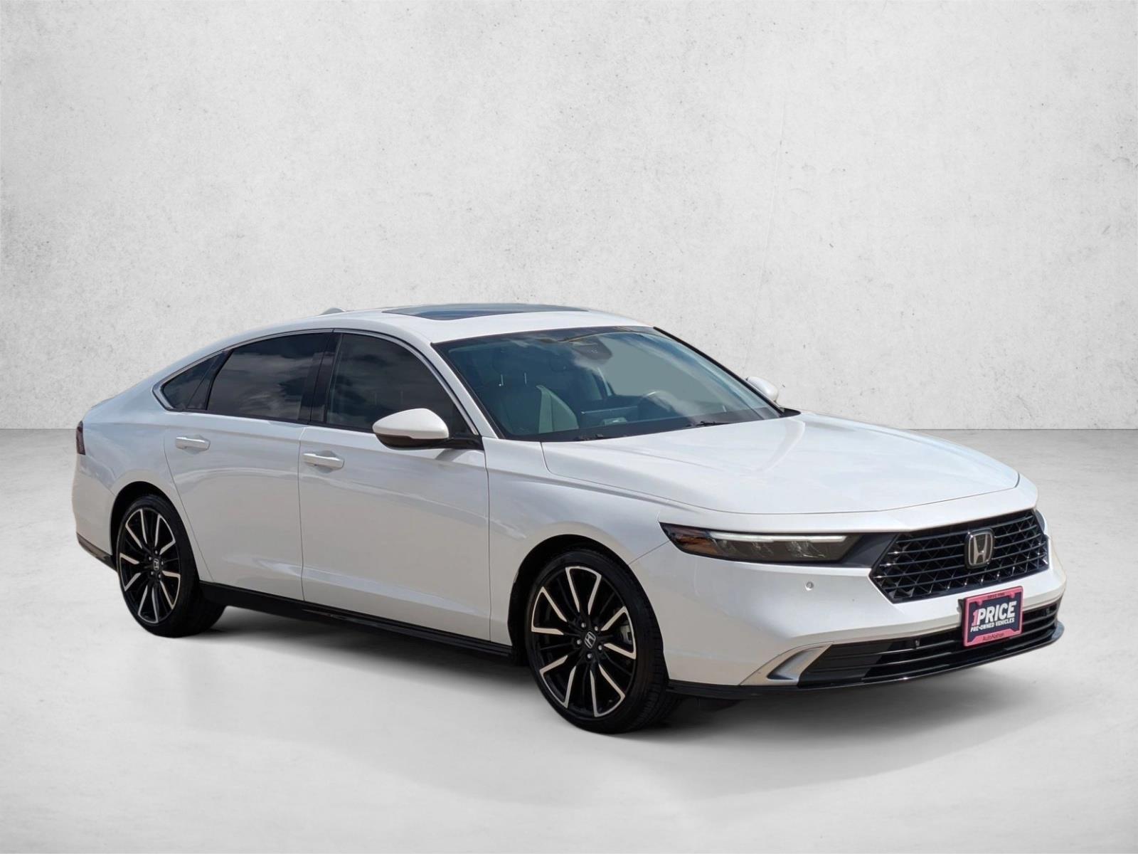 2023 Honda Accord Hybrid Touring photo 3