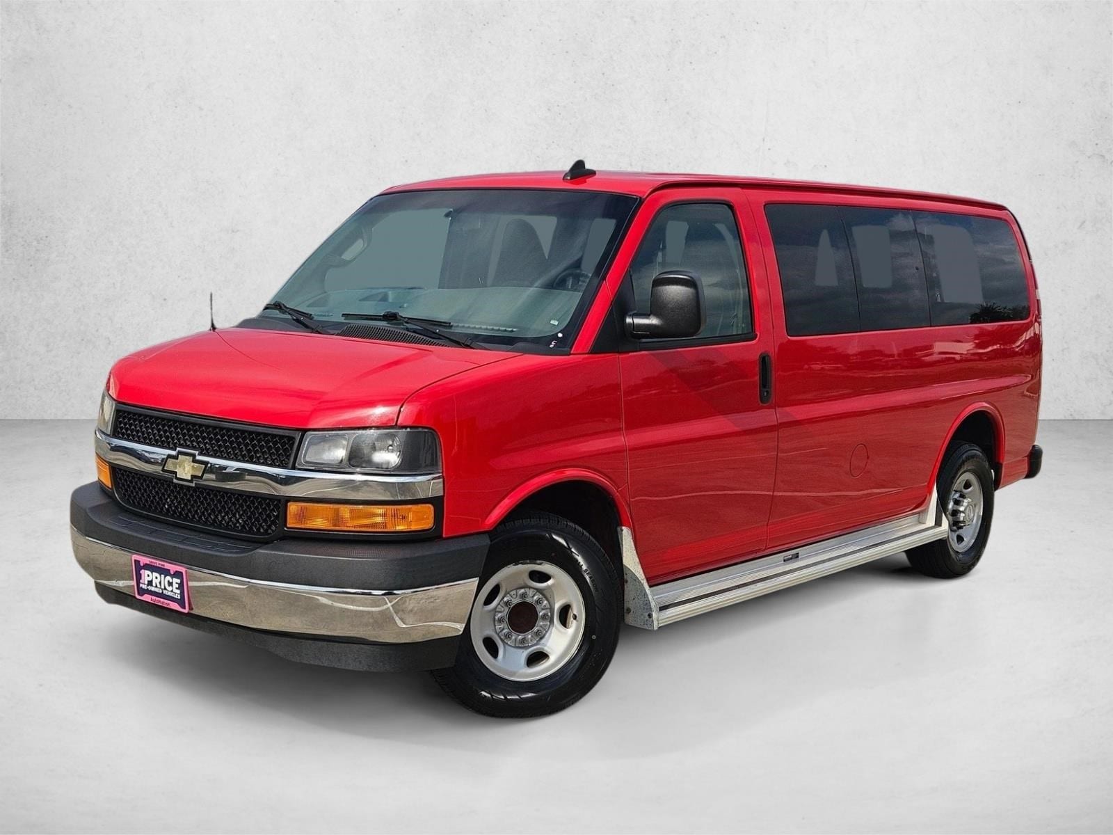 2017 Chevrolet Express Passenger LS's photo