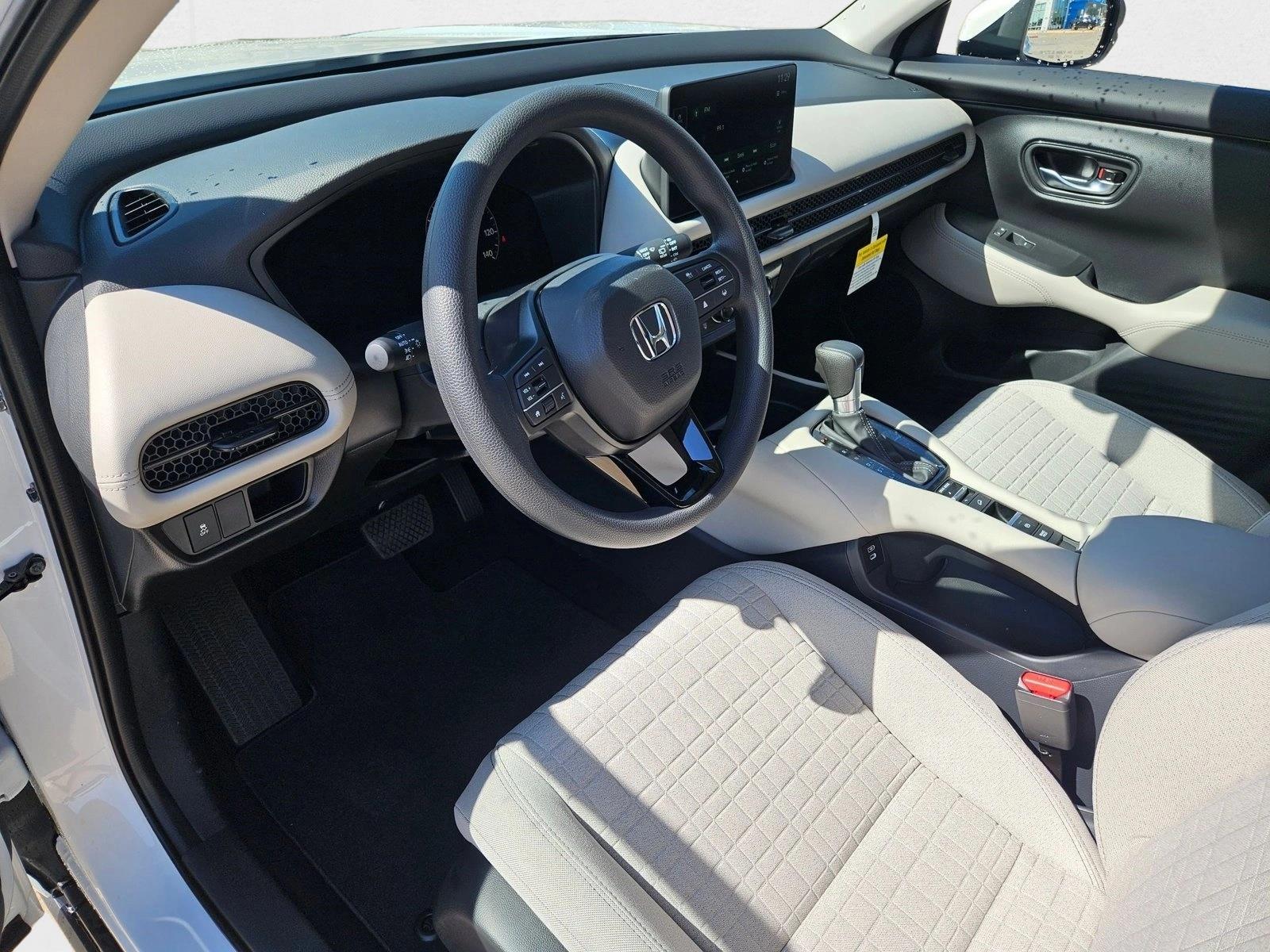 2026 Honda HR-V LX photo 3