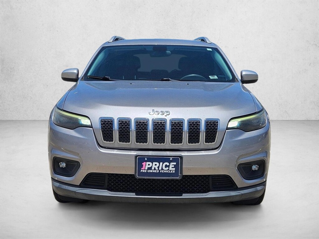 Used 2019 Jeep Cherokee Latitude FWD SUV