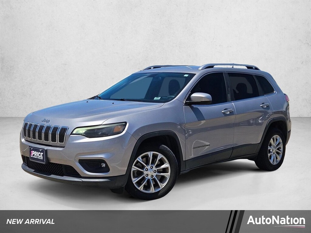 Used 2019 Jeep Cherokee Latitude FWD SUV