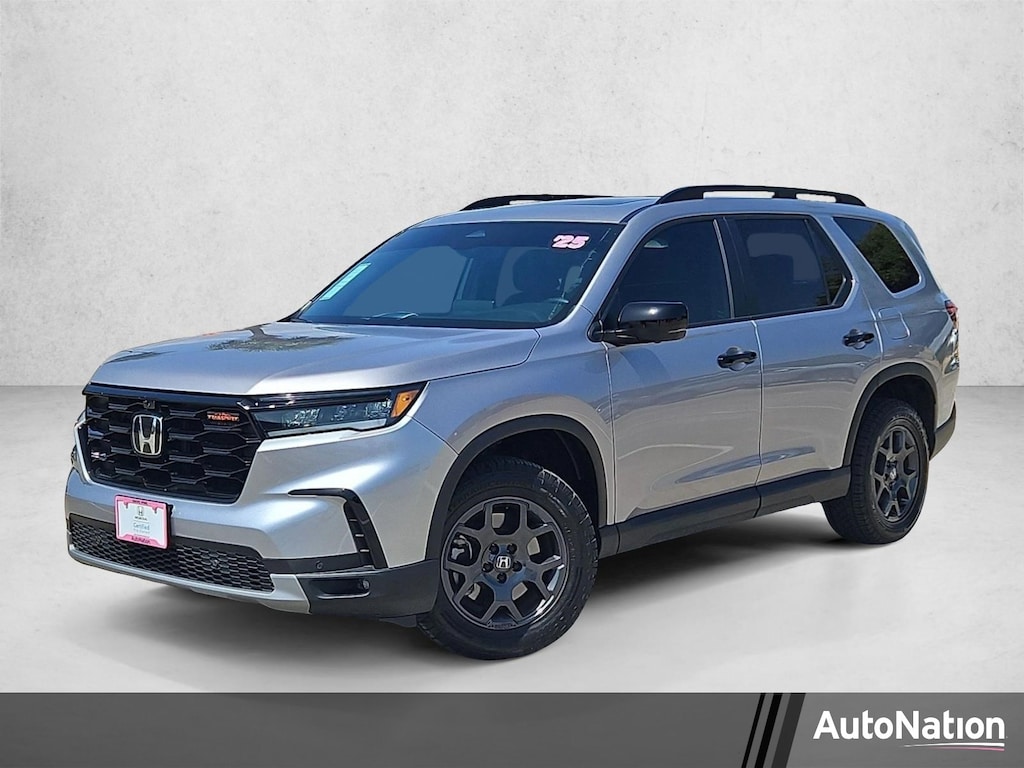 Used 2025 Honda Pilot TrailSport SUV