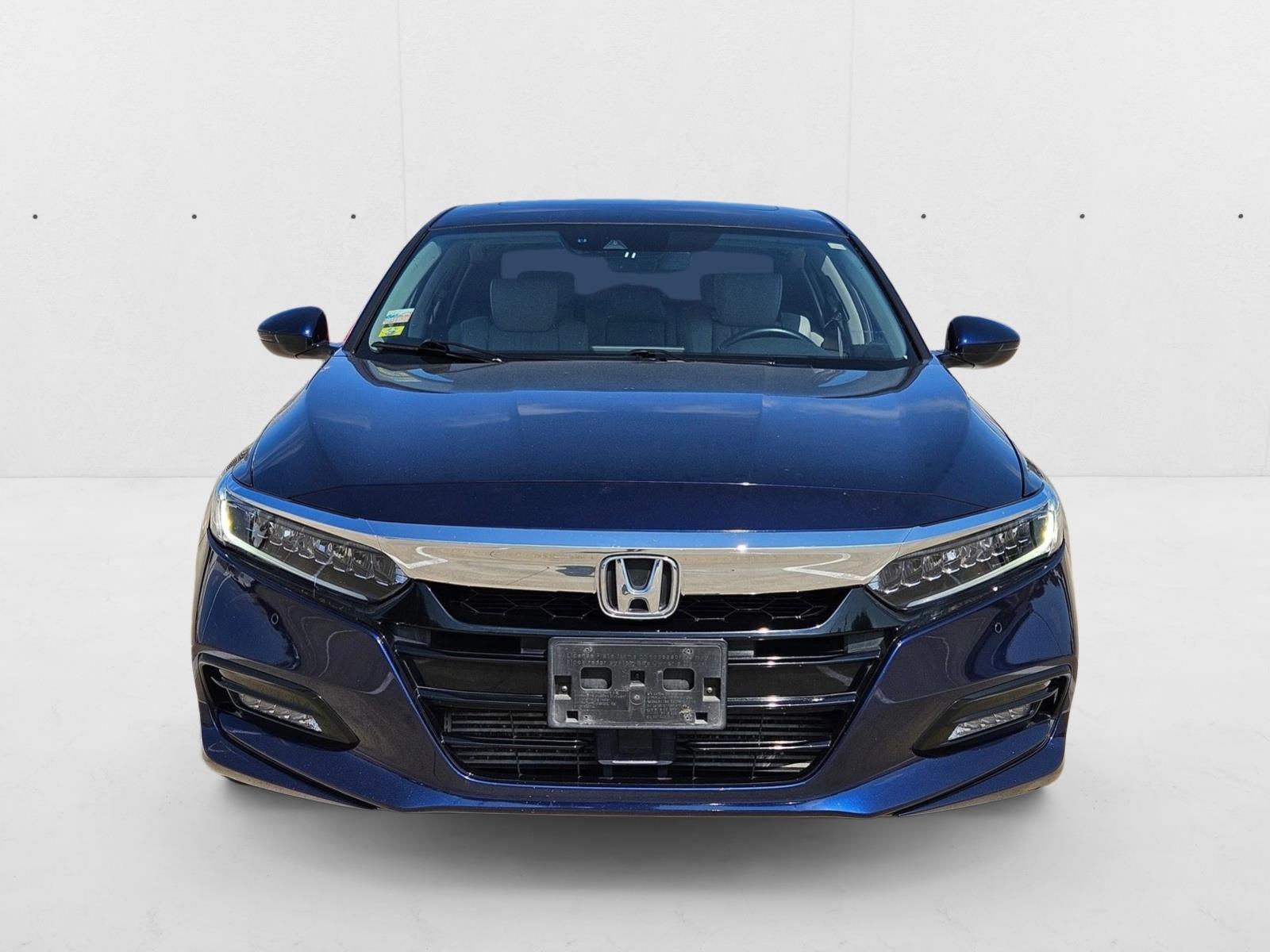 2018 Honda Accord Touring photo 2