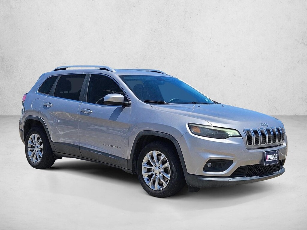 Used 2019 Jeep Cherokee Latitude FWD SUV