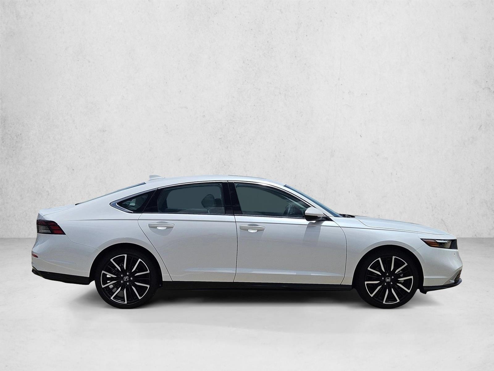 2026 Honda Accord Hybrid Touring - Photo 5