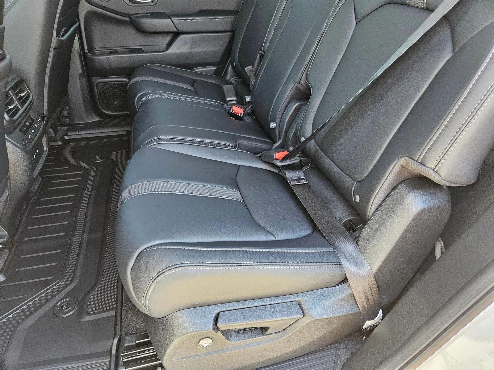 2025 Honda Pilot EX-L - Photo 16